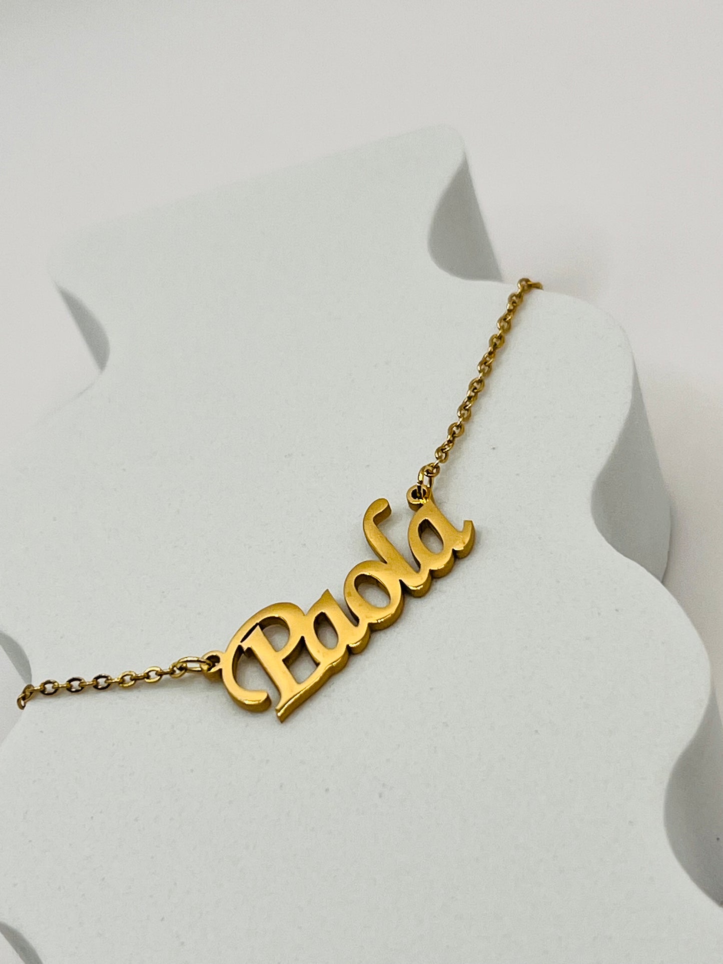 Collar con Nombre: Paola